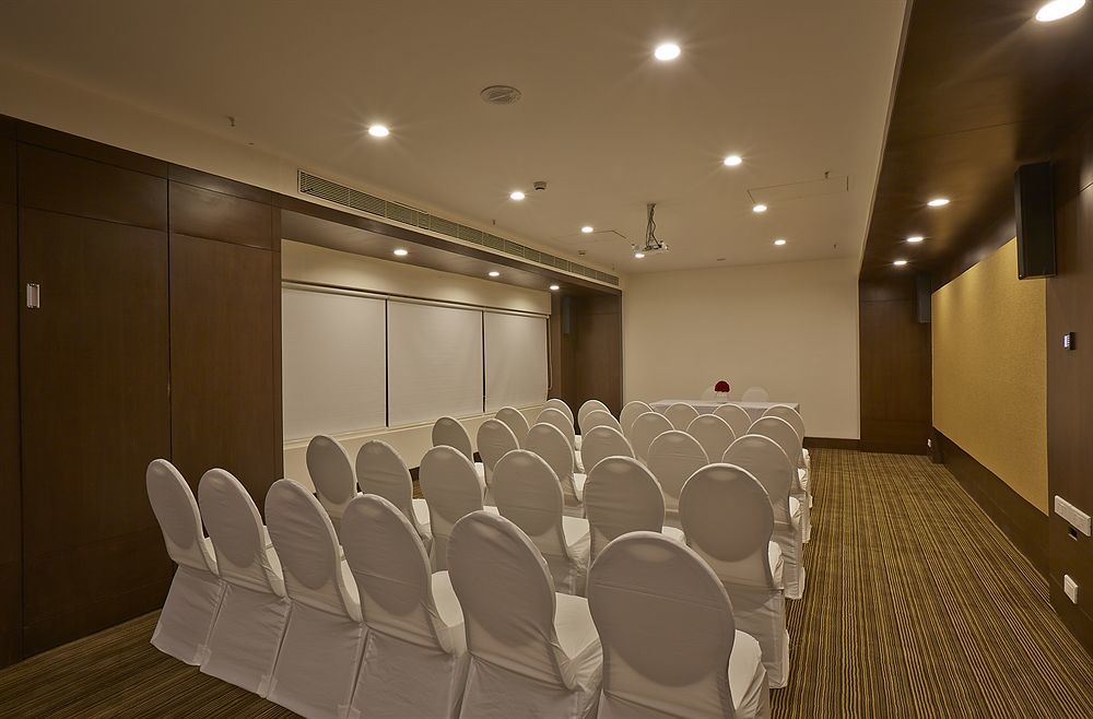 K10 Hotel 巴罗达 外观 照片