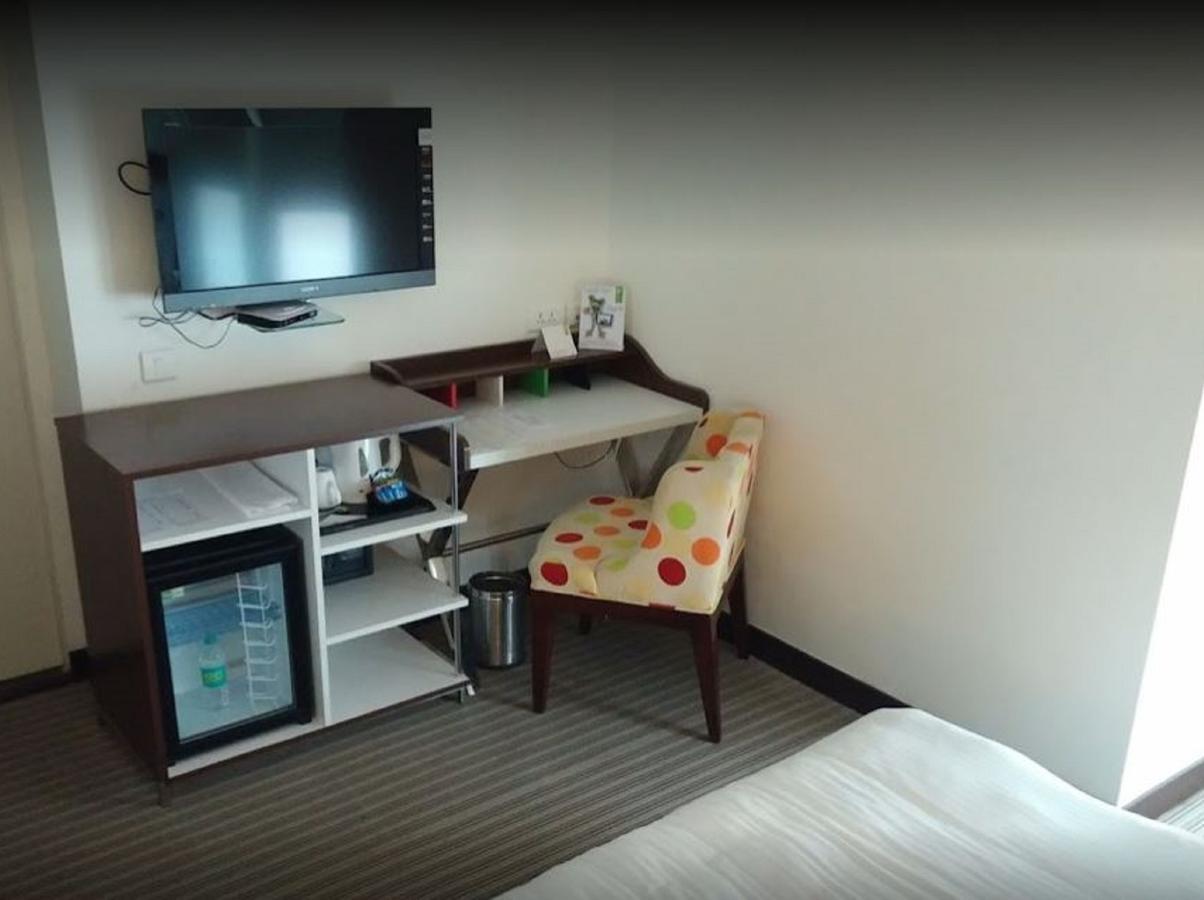 K10 Hotel 巴罗达 外观 照片