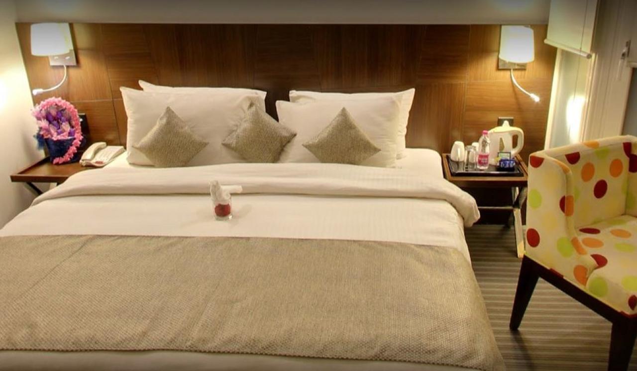 K10 Hotel 巴罗达 外观 照片